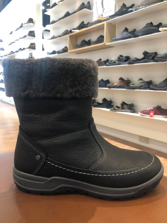 宏元皮鞋-ecco高雄門市