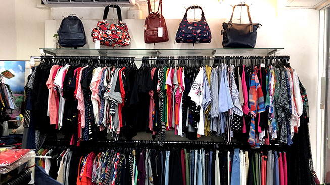 喜之梅名品服飾(民族店)