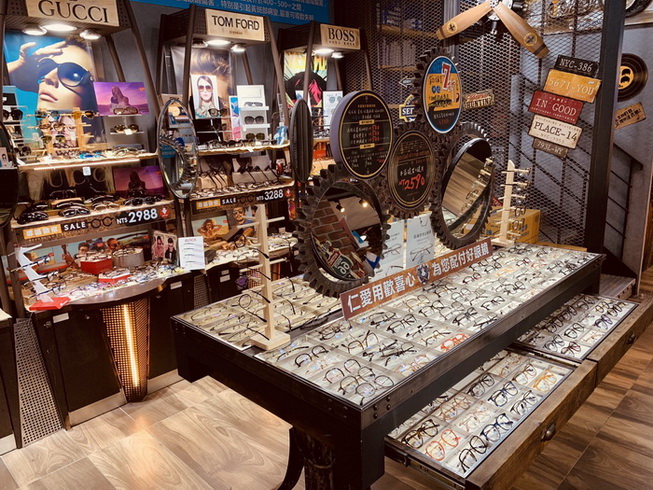 仁愛眼鏡一中店